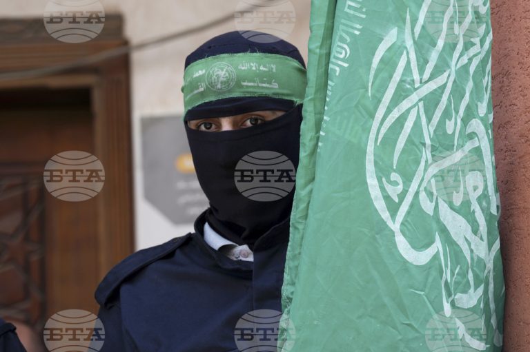 Хамас съобщи, че държи в плен над 100 души след нападението срещу Израел