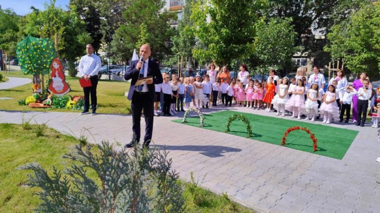 Нова детска градина бе открита в „Тракия“ от кмета Костадин Димитров