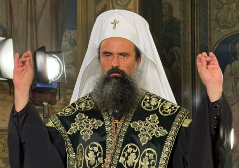 Патриарх Даниил преди първата си литургия: Църквата означава единство