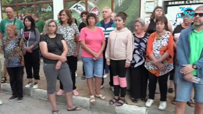 Жители на Павелско излизат на протест заради безводие, затварят пътя Асеновград – Смолян