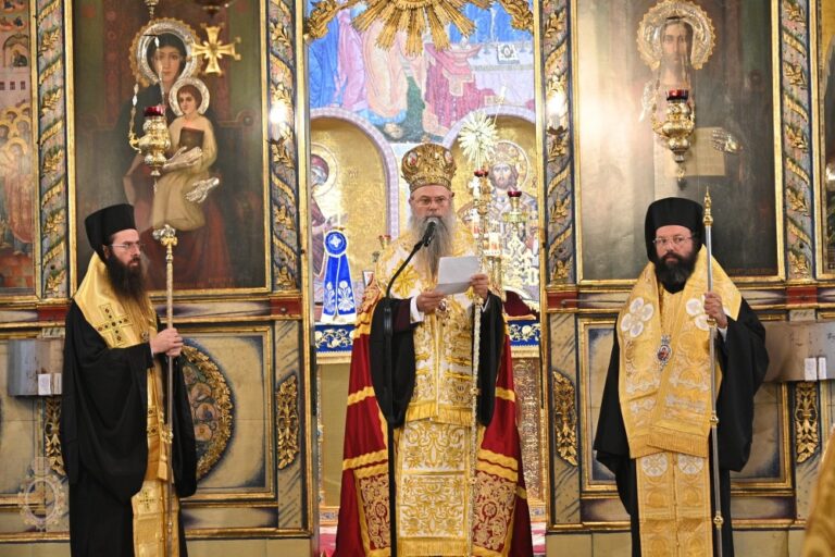 Официалните тържества в Пловдив по повод Съединението на България и празника на града започнаха с молебен