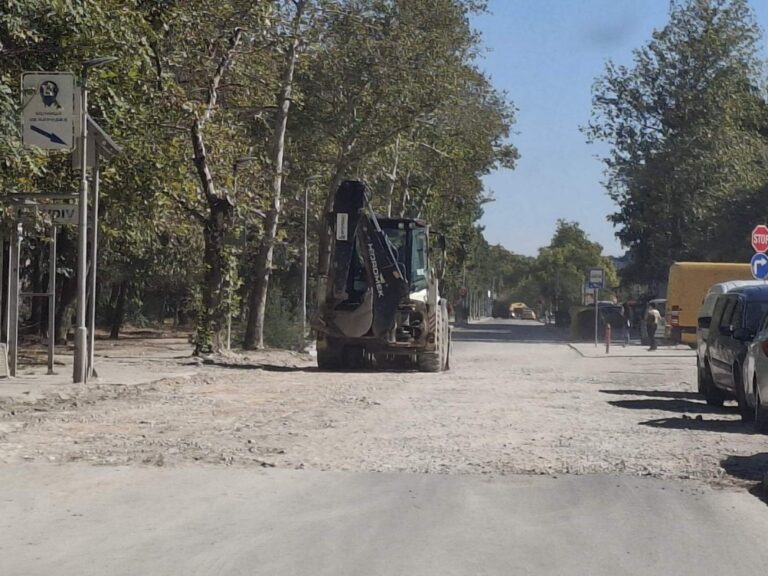 Спират движението по булевард „Александър Стамболийски“ заради асфалтиране
