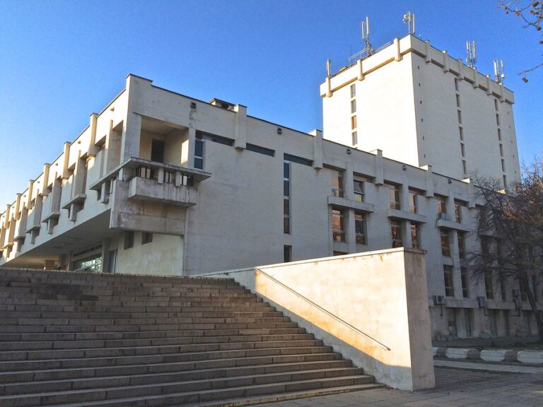 Народната библиотека “Иван Вазов” в Пловдив ще бъде подложена на цялостен ремонт на стойност 3 270 480 лв.