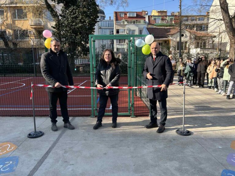 Нова спортна площадка за учениците в ОУ „Алеко Константинов“
