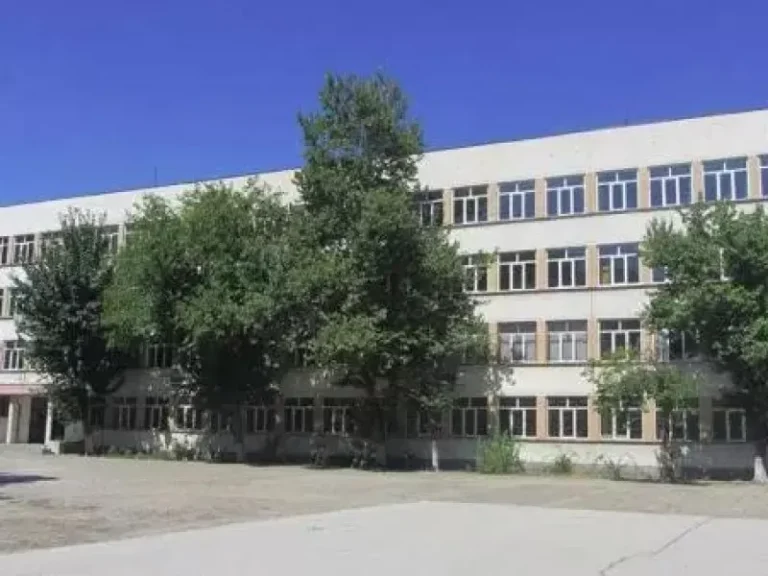 Нова спортна площадка за 230 000 лв. ще радва учениците от ПГ по кожени изделия в Пловдив
