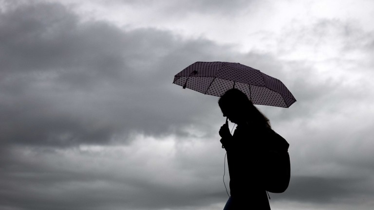 Облачно и дъждовно време през следващото денонощие