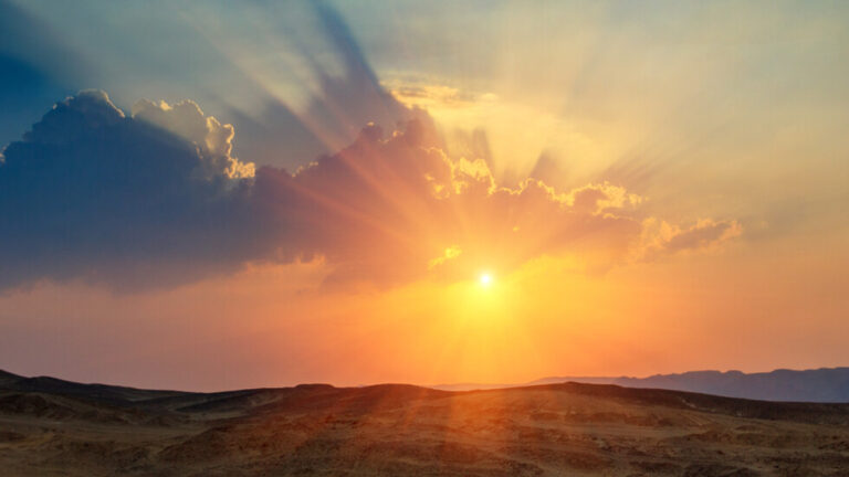 Топло и слънчево време с лек западен вятър — златна есен в цялата страна