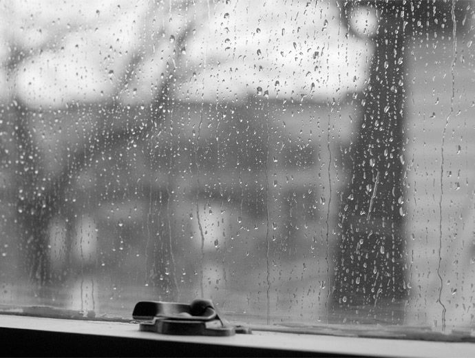 Облачно и хладно време с мъгли сутрин и кратки превалявания на югоизток