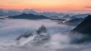 Мъгливо начало на деня и облаци над страната, валежи се завръщат на запад