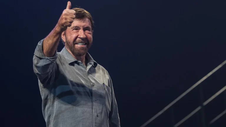 Мемовете Chuck Norris facts превърнаха актьора в интернет феномен