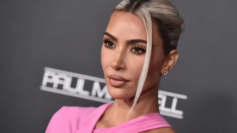 Ким Кардашиян почти падна при подготовка за Vanity Fair