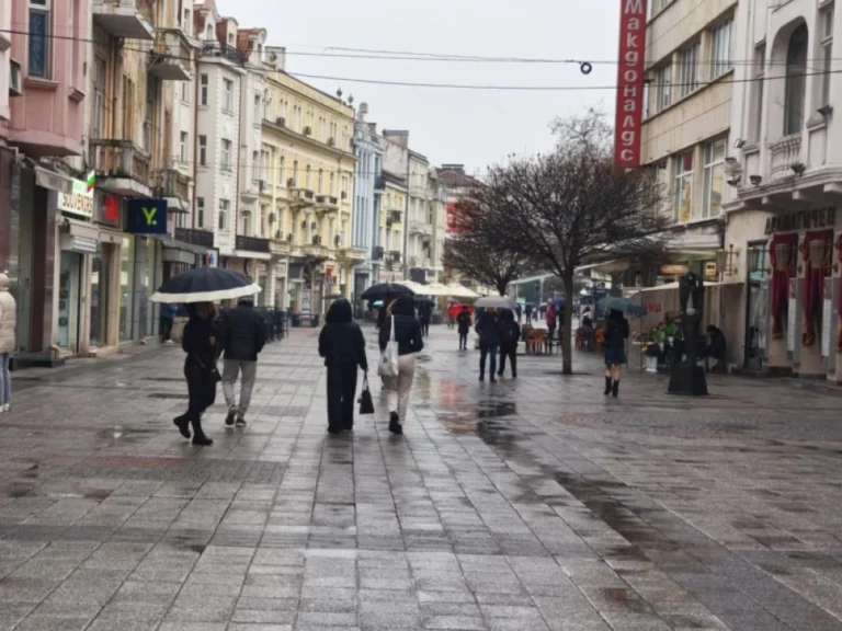 Понижение на температурите в Пловдив, очакват се кратки превалявания