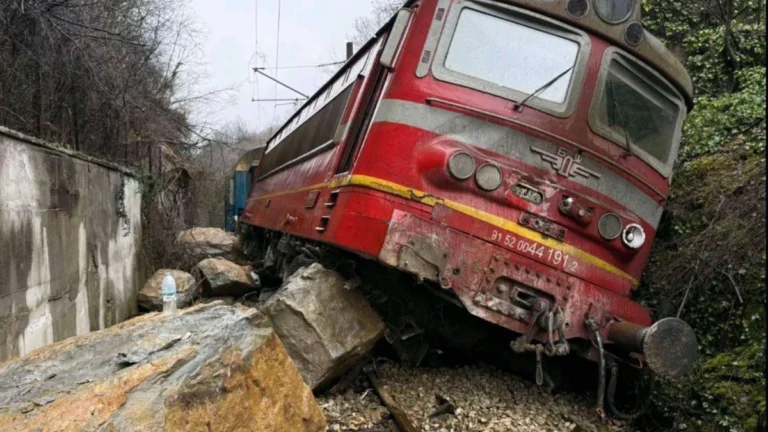 Възстановено жп движението между Царева ливада и Трявна