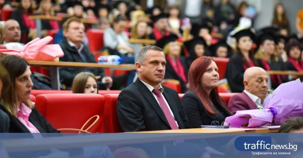 Иван Стоянов присъства на тържествената промоция на випуск 2026 във Факултета по обществено здраве