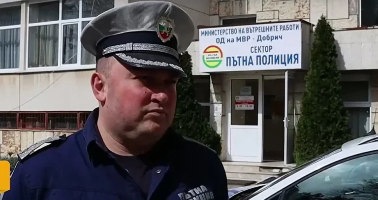 Двама 18-годишни пострадаха след падане от тавана на автомобил