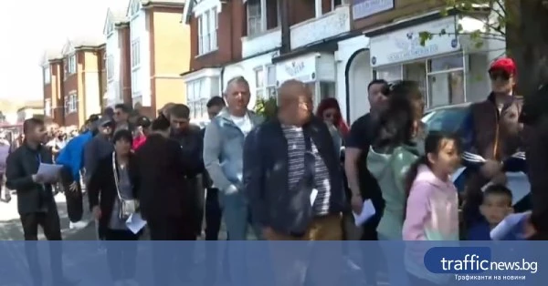 Опашки пред секция в Палмърс Грийн: българи чакат до два часа за гласуване