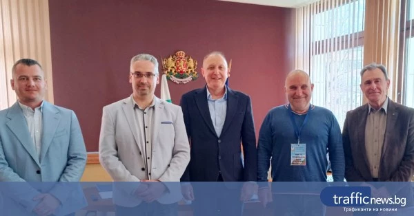 Областният управител отличи двете районни избирателни комисии в Пловдив