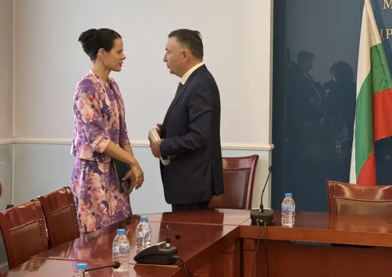 Кметът на Карлово поиска държавна подкрепа за общинските болници
