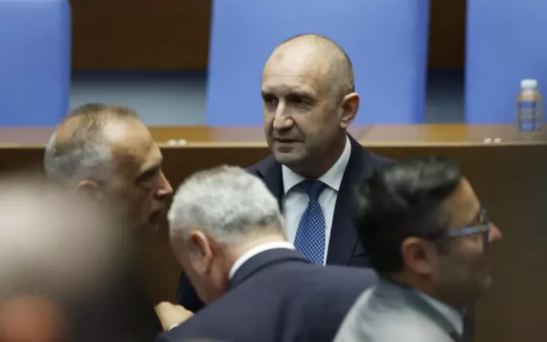 Радев назначи редица зам.-министри с връзки към КПСС и позиции за Крим