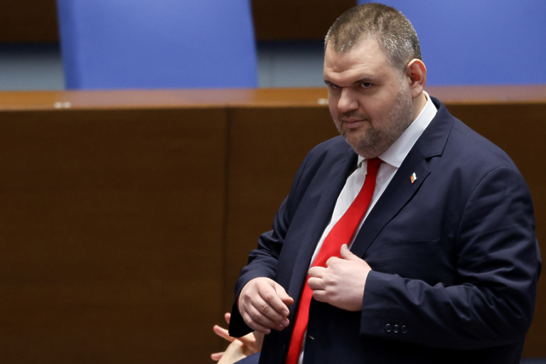 Сигнал до прокуратурата от адвоката на Пеевски срещу вътрешния министър