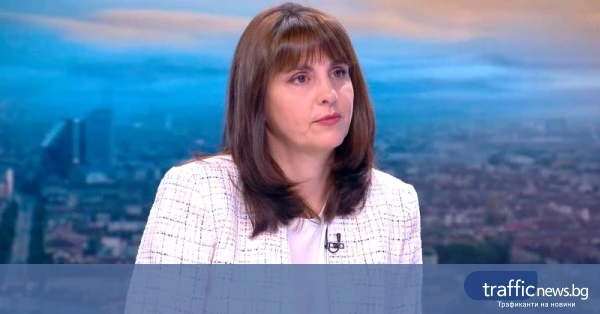 Ефремова: Пенсиите няма да се намаляват, системата ще се реформира