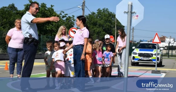 Полиция проведе открит урок за пътна безопасност с деца в Маноле