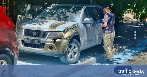 Прокуратурата обвини мъж за палеж на два автомобила пред българското посолство в Скопие