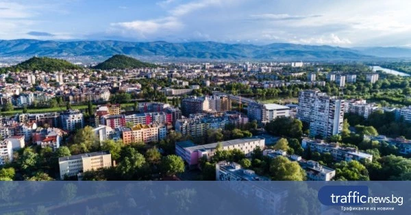 Силен гръм предизвика притеснение сред жители, няма данни за земетресение