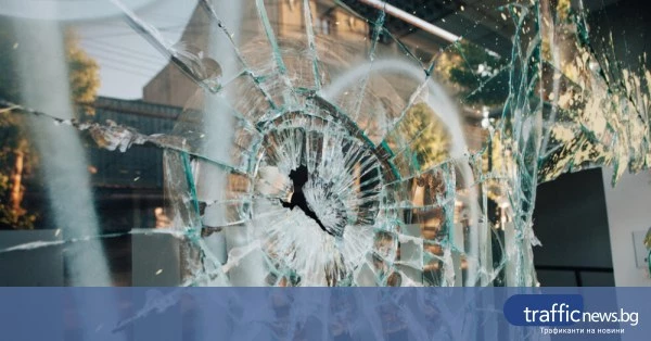 Полицията задържа мъж за счупена стъклена врата в Кючук Париж