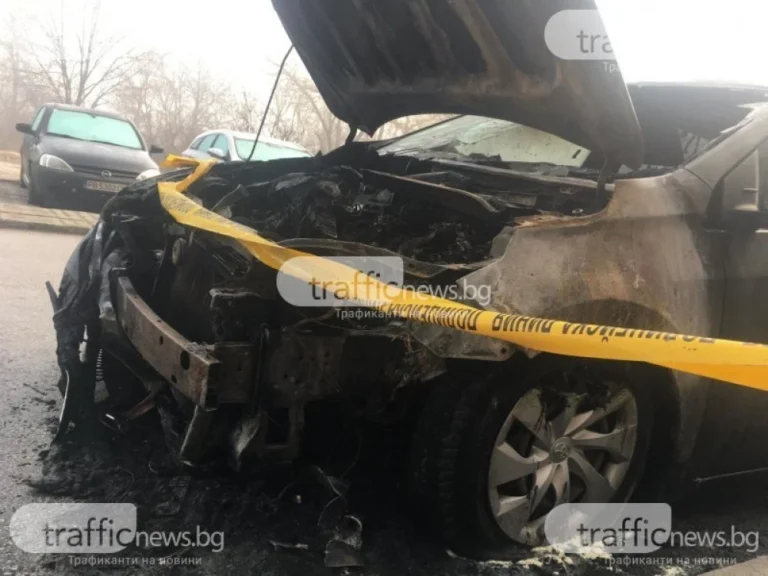 Запалиха автомобили на българското посолство в Скопие
