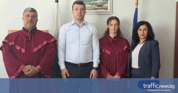 Нови младши прокурори и следователи положиха клетва в Пловдив