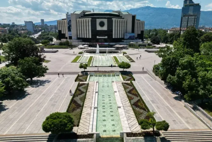 share_noviiat-savet-direktorite-ndk-e-vpisan-015