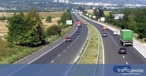 Ограничават движението по „Хемус“ между 60-и и 64-и км за почистване на растителност