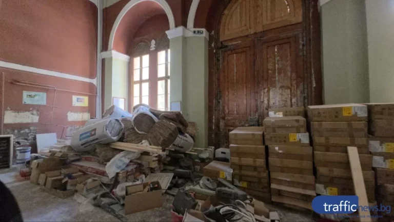 Общината с резервен план за учениците от Хуманитарната