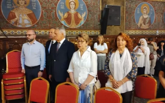 share_patriarh-daniil-prekasnal-liturgiia-402