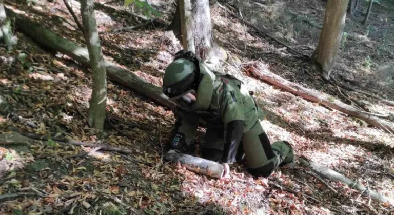 Открити 60 невзривени боеприпаса около завод ЕМКО